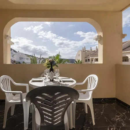 Castle Harbour 2 Bed Duplex Lägenhet