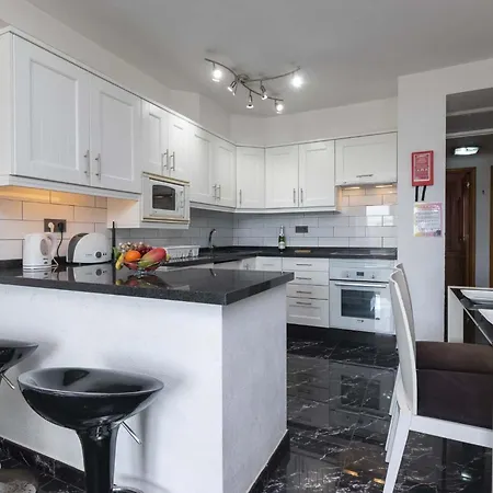 Castle Harbour 2 Bed Duplex Los Cristianos (Tenerife)