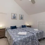 Castle Harbour 2 Bed Duplex 아파트