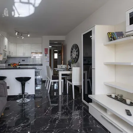 Castle Harbour 2 Bed Duplex Apartament Los Cristianos (Tenerife)