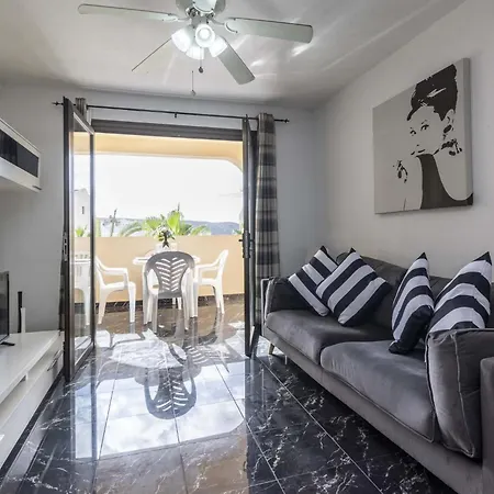 Castle Harbour 2 Bed Duplex Guincho (Tenerife)