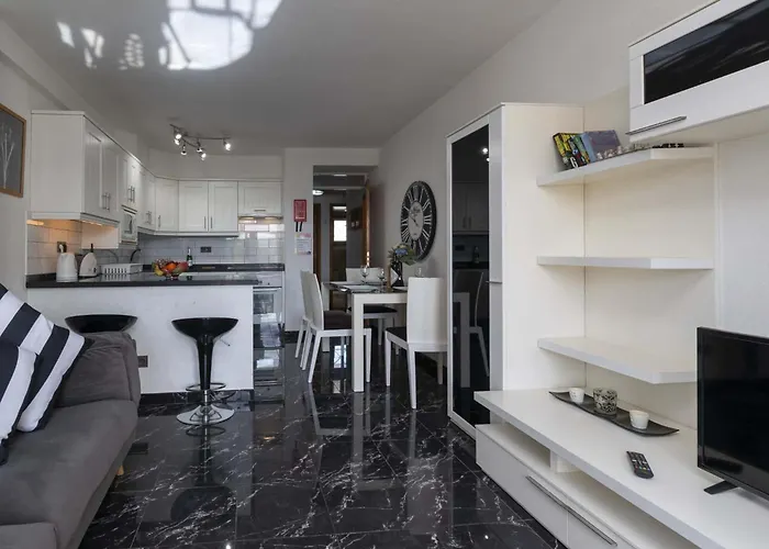 Castle Harbour 2 Bed Duplex Apartamento Los Cristianos (Tenerife)