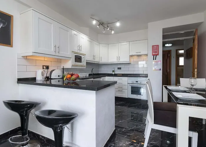 Castle Harbour 2 Bed Duplex Los Cristianos (Tenerife)