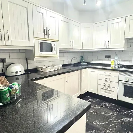 Castle Harbour 2 Bed Duplex