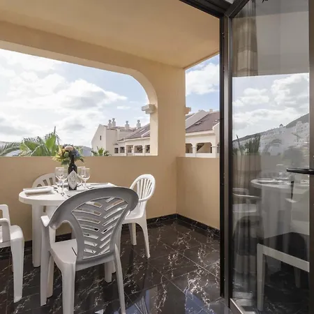 Castle Harbour 2 Bed Duplex Guincho (Tenerife)