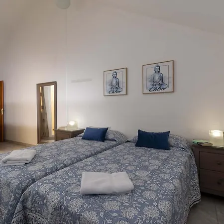Castle Harbour 2 Bed Duplex Los Cristianos (Tenerife)