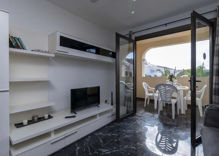 Castle Harbour 2 Bed Duplex